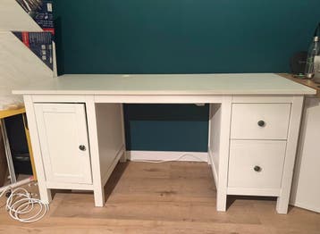 Moet zsm weg. Net wit bureau