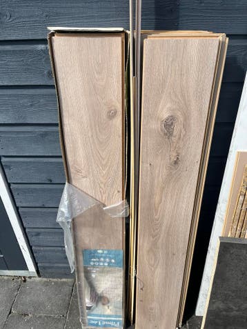 Gratis laminaat en plintjes, zie foto’s