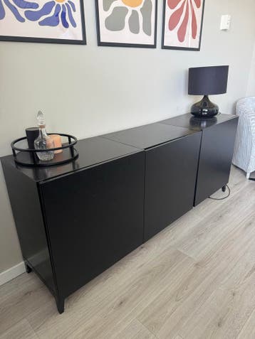 Zwart dressoir