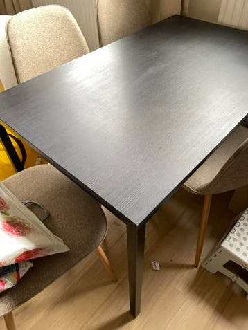 Zwarte eettafel - 110x67 cm