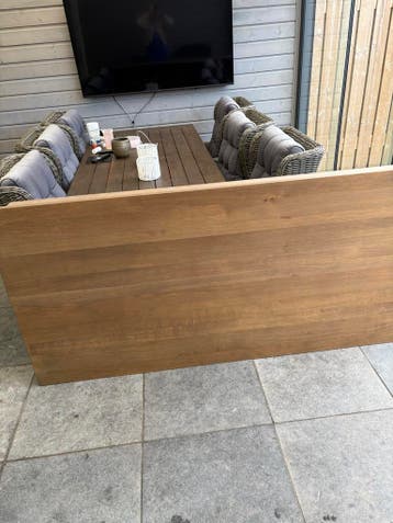 Mooie houten eettafel