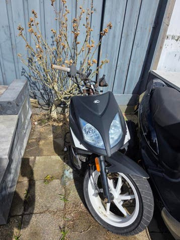 Gratis kymco super 8 frame.