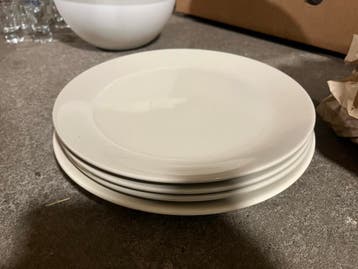 GRATIS IKEA servies, borden, thee kopjes, keukengerei