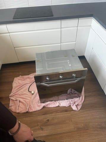 Indesit inbouw oven GRATIS