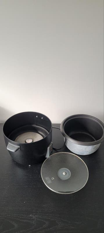 Rijstkoker met losse binnenpan en glazen deksel