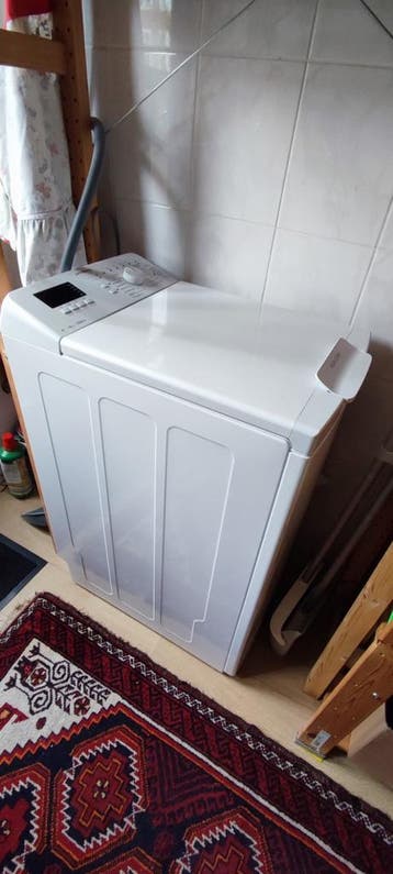 Space saving & efficient top loader - Gratis!