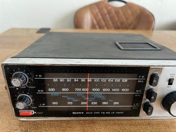 Sony Solid State FM MW LW 3 Band radio