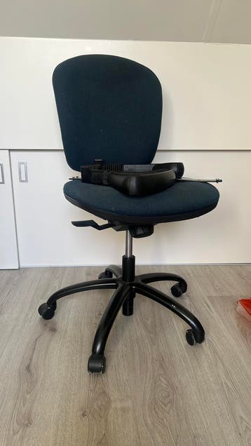 GRATIS bureaustoel blauw met armleuningen