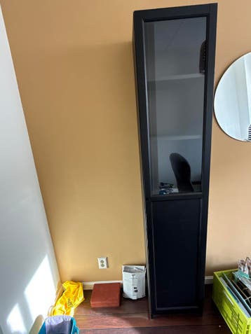Gratis - Ikea Oxberg kast zwart 200x31 cm met glazen deur