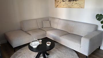 Gratis montel hoekbank 2 jaar oud