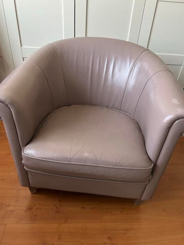 Gratis lederen fauteuil in mooie roze kleur