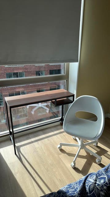 Gratis bureau met bureaustoel