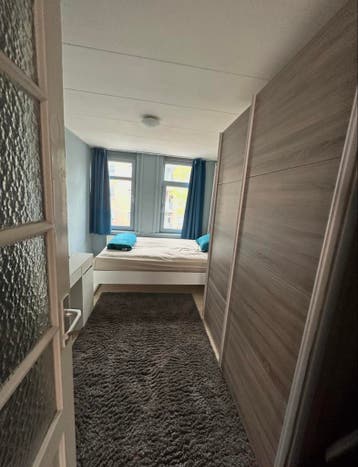 Free closet / Gratis Grote kledingkast