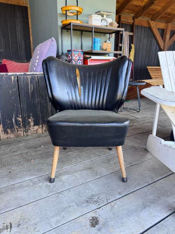 Vintage Zwarte Fauteuil met Houten Poten