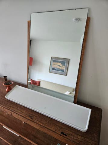 Spiegel 60x40 met montage-elementen en legplankje