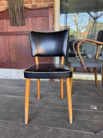 Vintage Zwarte Stoel met Houten Poten