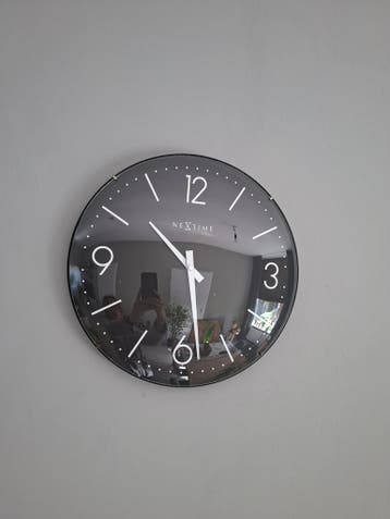 Zwarte Nextime wandklok