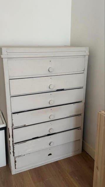 Beige ladekast met 7 lades