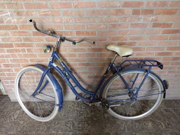 Oude fiets voor onderdelen