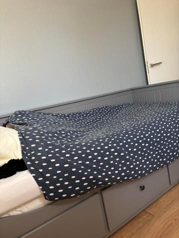 Hemnes bedbank met lades grijs