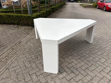 Gratis, Op maat gemaakte unieke eettafel