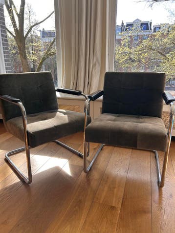 2 zwart suede chrome fauteuils