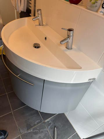 Wasbak met grote opberglade voor badkamer