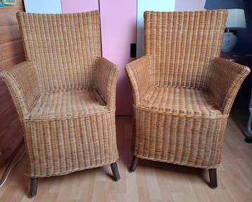 Gratis: 2 leuke rotan stoelen
