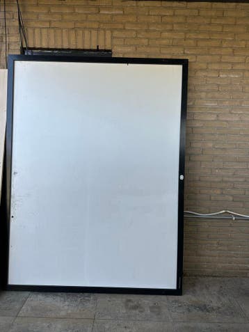 Projectiescherm met zwarte rand