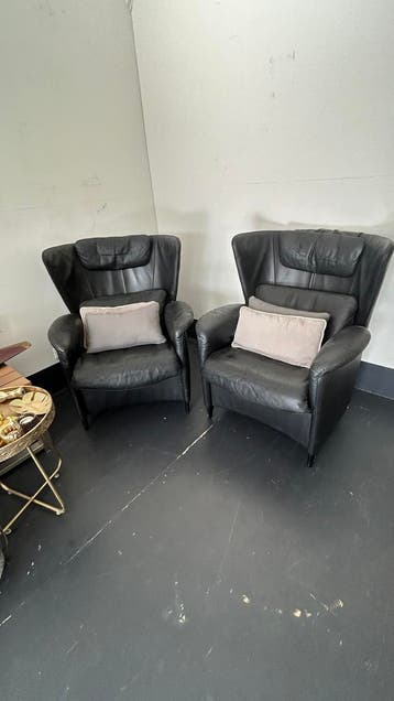 Gratis af te halen twee echt leren fauteuils / stoelen
