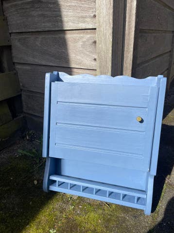 Gratis ophalen: medicijnen kastje