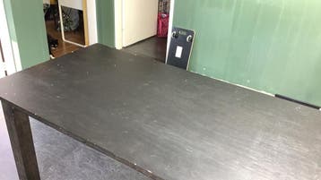 Gratis massieve houten tafel