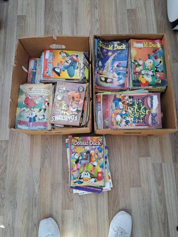 Twee dozen Donald Duck stripboeken vanaf jaargang 1986