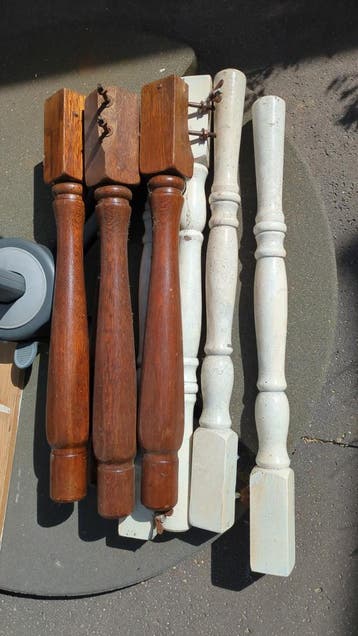 Tafelpoten, bruin 63,5 cm en wit 71,5 cm