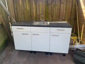 Nieuw keukenblok, gratis af te halen