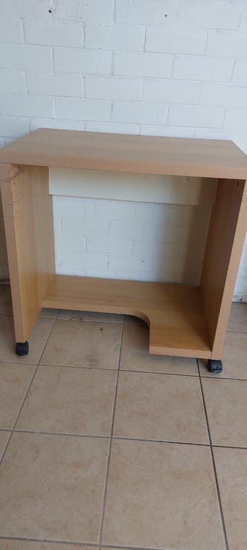 Bureautje met wieltjes