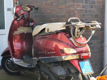 Gratis af te halen voor onderdelen Toscana snorscooter