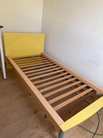 Bedframe 90 x 180 GRATIS