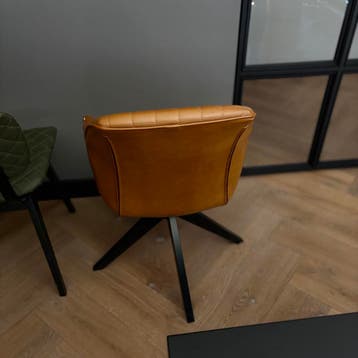 Twee stoelen gratis op te halen