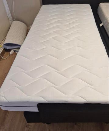 Matras  zo goed als nieuw. 1 week opgeslapen.
