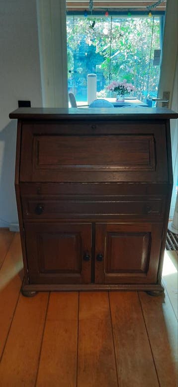 Gratis Antieke secretaire - massief hout