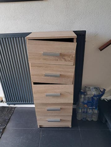 Gratis Af Te Halen Ladekastje/Kastje Moet even gelijmd