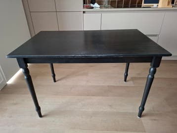 Leuke zwarte tafel, gratis ophalen