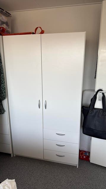 Kleding kast gratis