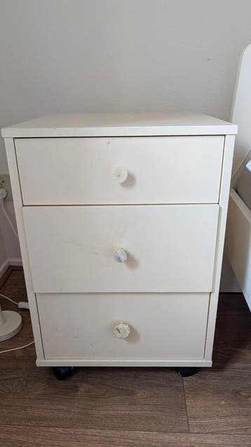 Beige bed side table (42 x 40 x 60 cm)