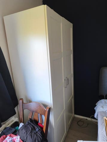 Ruime IKEA kledingkast - 210x100x60,5 cm