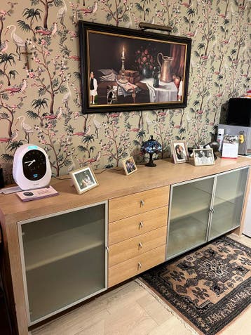 Houten dressoir met lades en glazen deuren 230x45cm