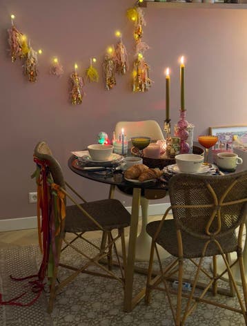 GRATIS OPHALEN: Glazen eettafel met messing poten