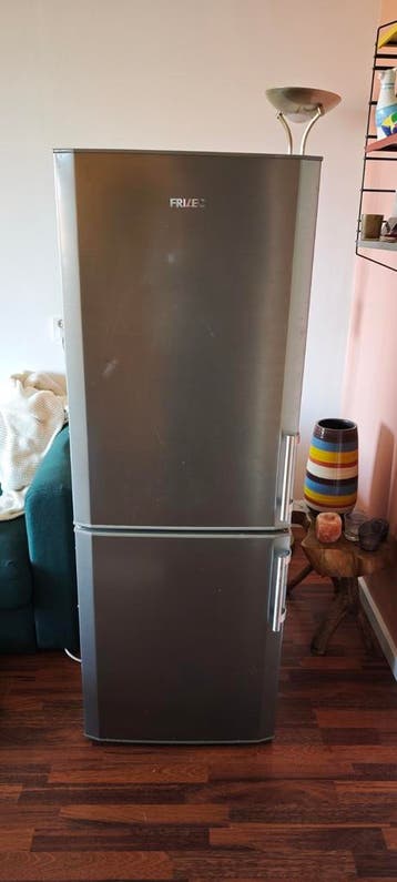 Frizec Koelkast met Vriezer