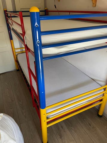 Gratis afhalen: stapelbed (exclusief matrassen)